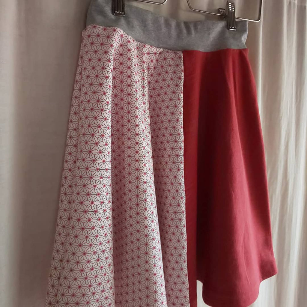 麻の葉模様のスカート