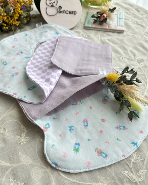 和柄とガーゼのリバーシブルスタイとふわふわ汗取りパッドのセット ミニハンカチ付き 市松模様藤紅色&お花の精柄&くすみパープル色ガーゼ